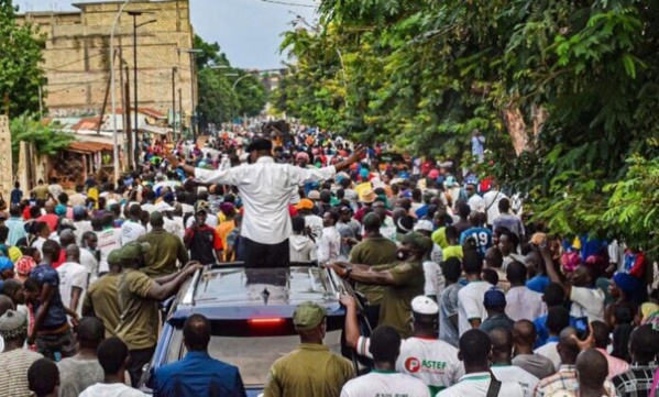 ça chauffe à Mbacké : Sonko escorté par une foule immense