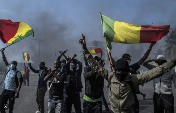 Manifestations à Dakar: Revivez la soirée chaude d'hier (les jeunes reste engagé derrière Sonko et Yewi)