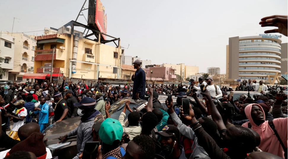 Sénégal: le procès pour diffamation de l’opposant Ousmane Sonko renvoyé au 16 mars