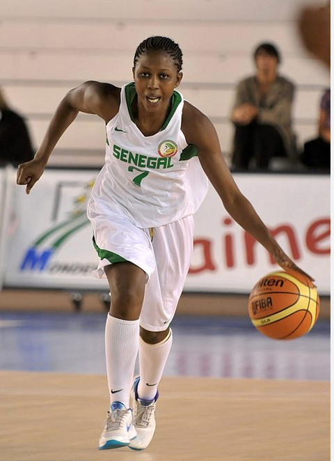 BASKET ÉQUIPE NATIONALE: Fatou Dieng raccroche fièrement et s'adresse aux sénégalais et à ses coépières