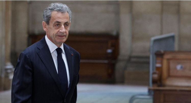 L'ex-président français Sarkozy "se conformera évidemment" à sa condamnation définitive, mais saisit la CEDH (avocat à l'AFP)