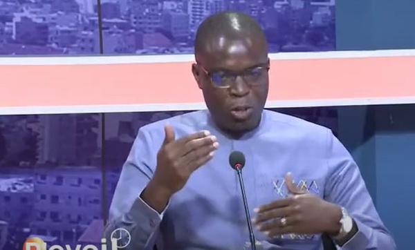 Moustapha Diop détruit Macky Sall: « Au Cesti, ils ont surfacturé une caméra à 100 millions Fcfa (…) un cercueil à 3 millions »